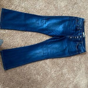 KanCan jeans exclusively Maurice’s. Size 16.
